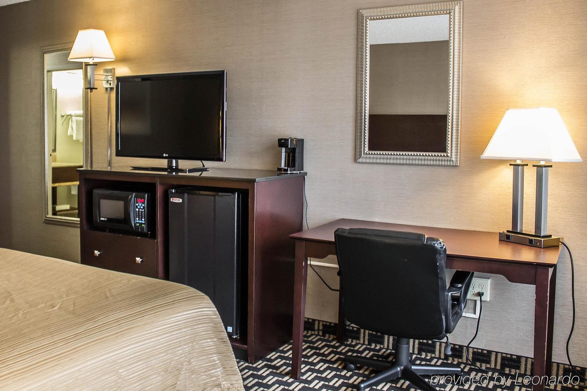 Quality Inn & Conference Center Akron Extérieur photo