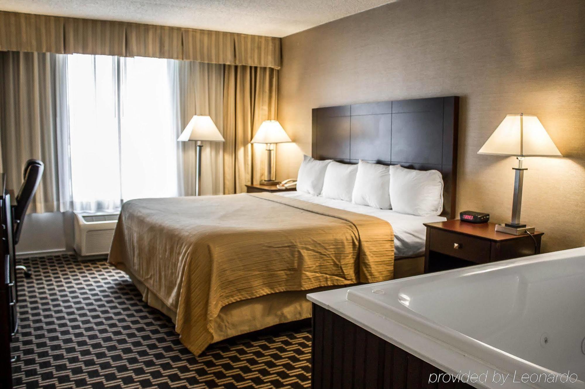 Quality Inn & Conference Center Akron Extérieur photo