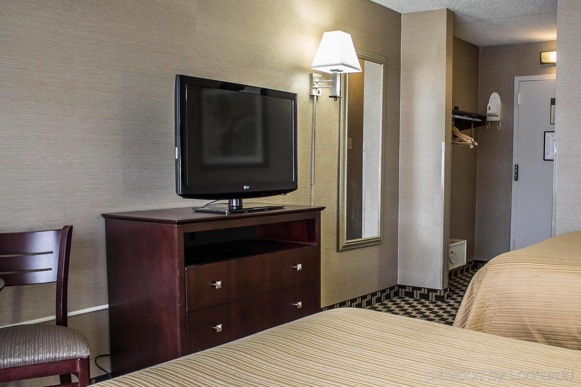 Quality Inn & Conference Center Akron Extérieur photo