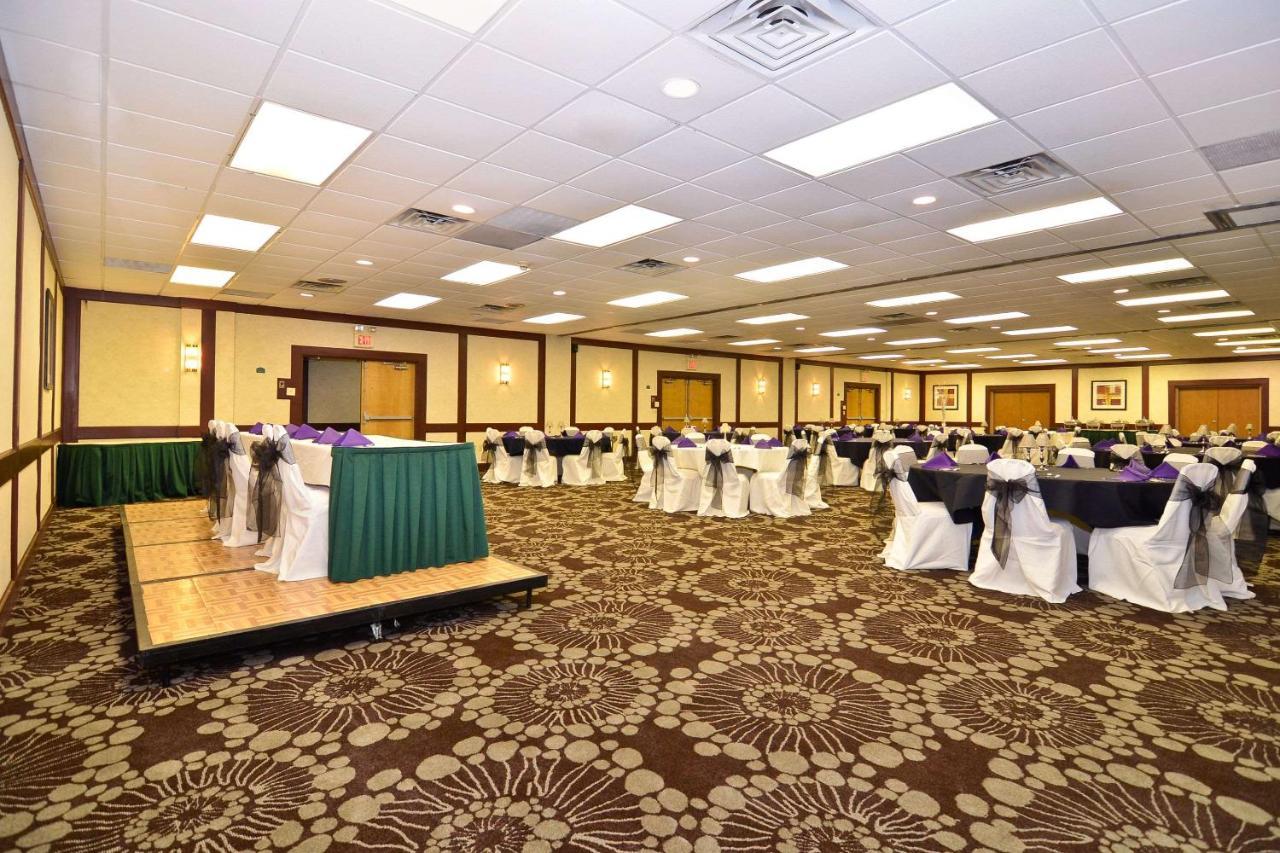 Quality Inn & Conference Center Akron Extérieur photo