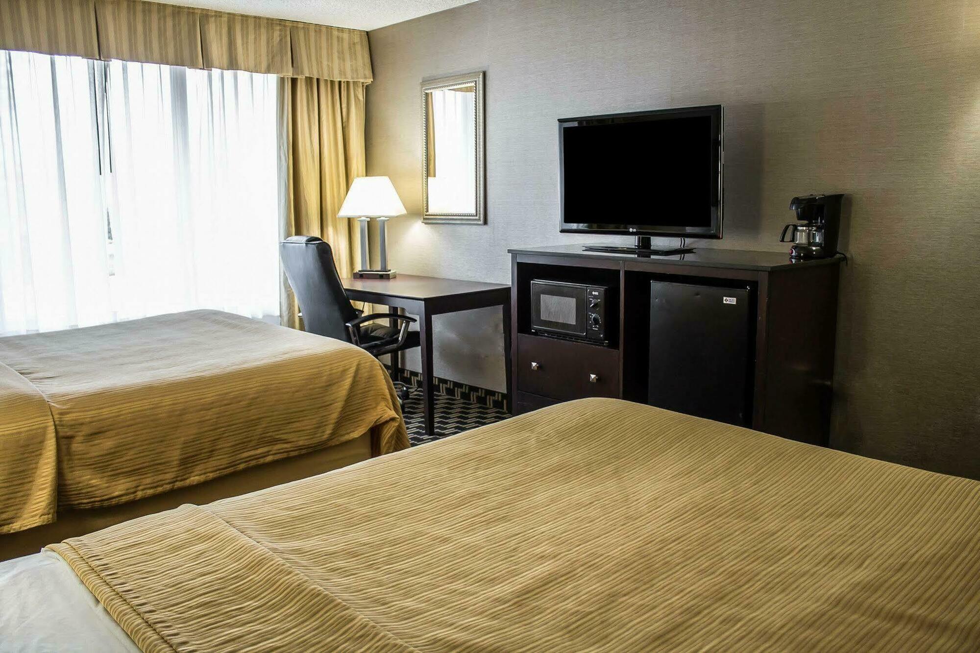 Quality Inn & Conference Center Akron Extérieur photo